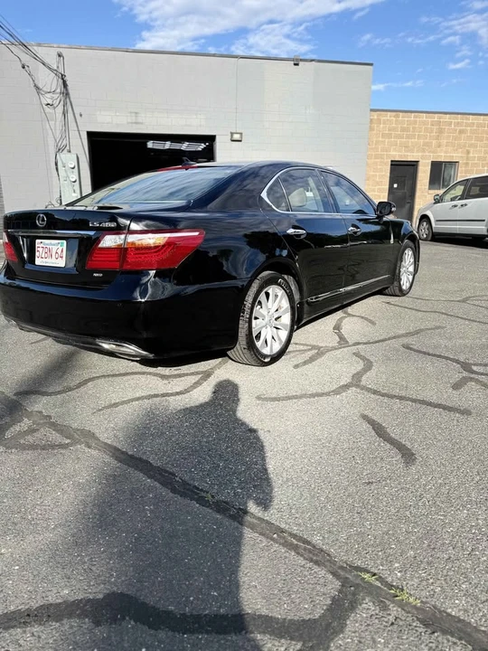 2011 Lexus LS 4th Gen - Image 8 of 10