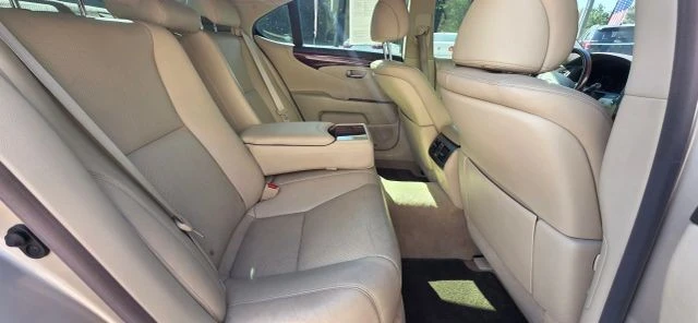 2011 Lexus LS 4th Gen - Image 16 of 19