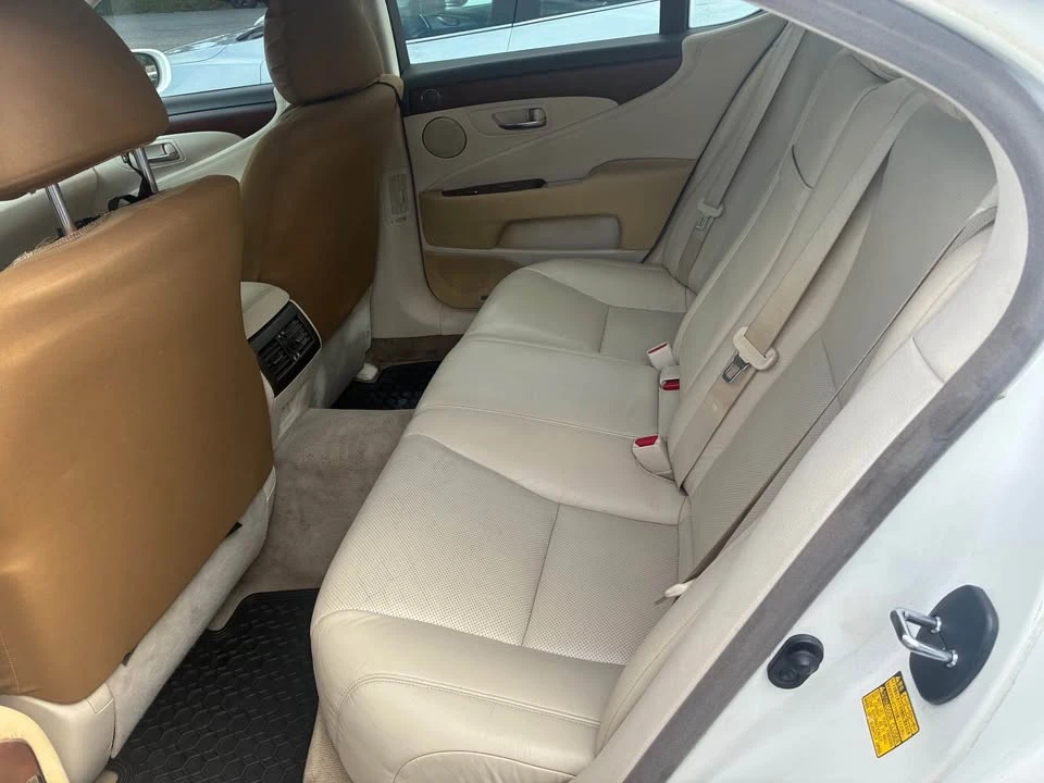 2011 Lexus LS 4th Gen - Image 6 of 6