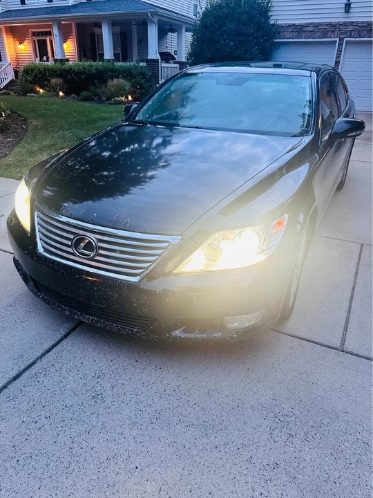 2011 Lexus LS 4th Gen - Image 2 of 20