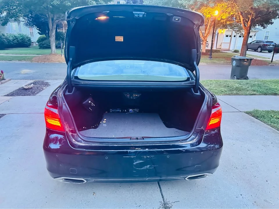 2011 Lexus LS 4th Gen - Image 17 of 20