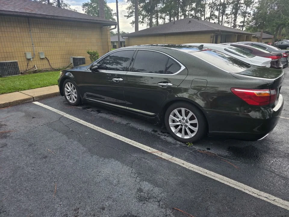 2011 Lexus LS 4th Gen - Image 2 of 4