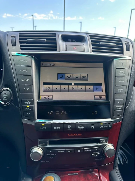2011 Lexus LS 4th Gen - Image 13 of 19