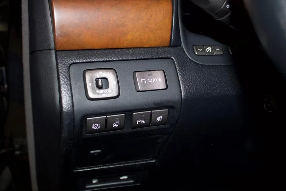 2011 Lexus LS 4th Gen - Image 12 of 20