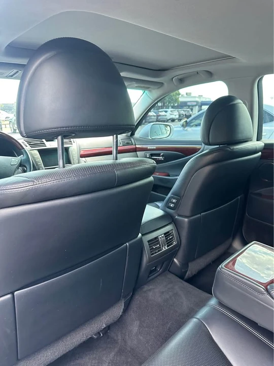 2011 Lexus LS 4th Gen - Image 17 of 19