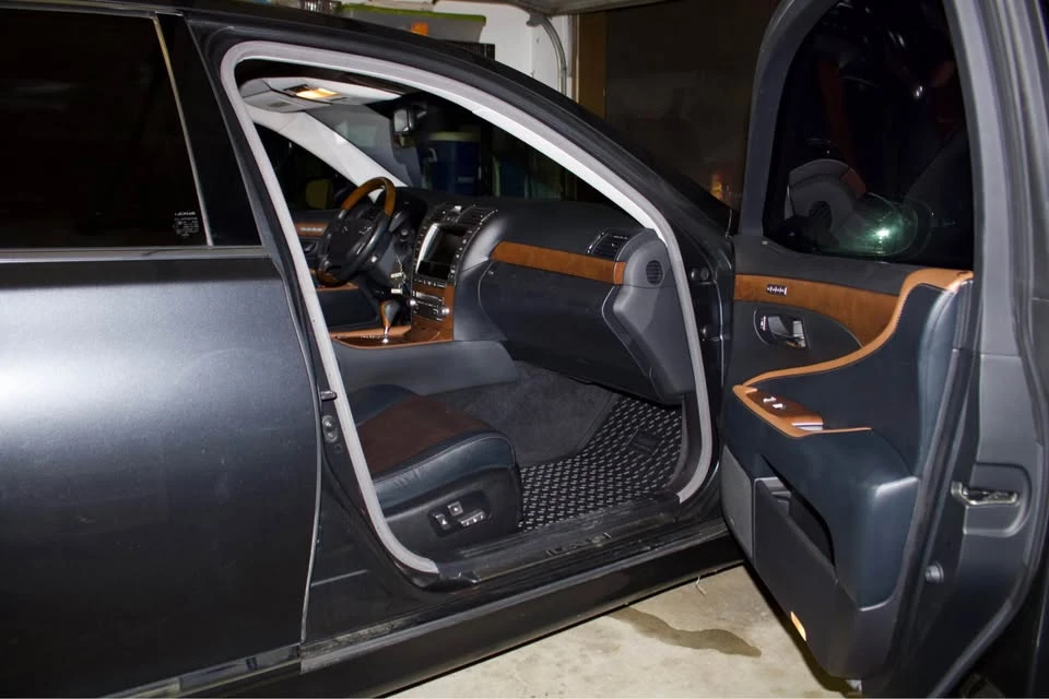 2011 Lexus LS 4th Gen - Image 7 of 20