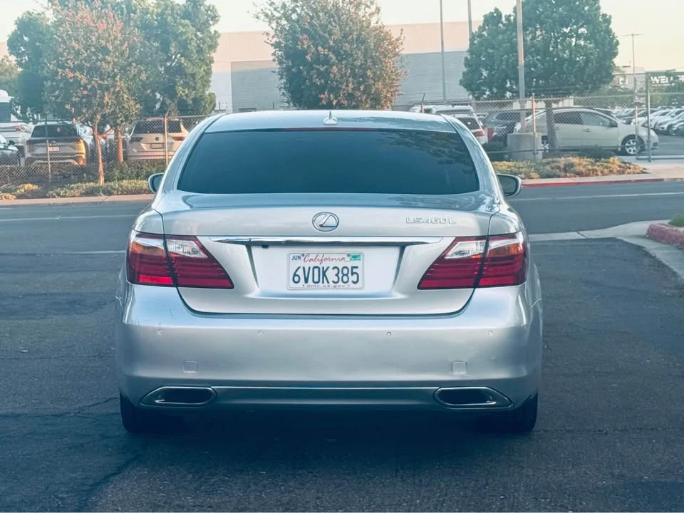2011 Lexus LS 4th Gen - Image 8 of 20