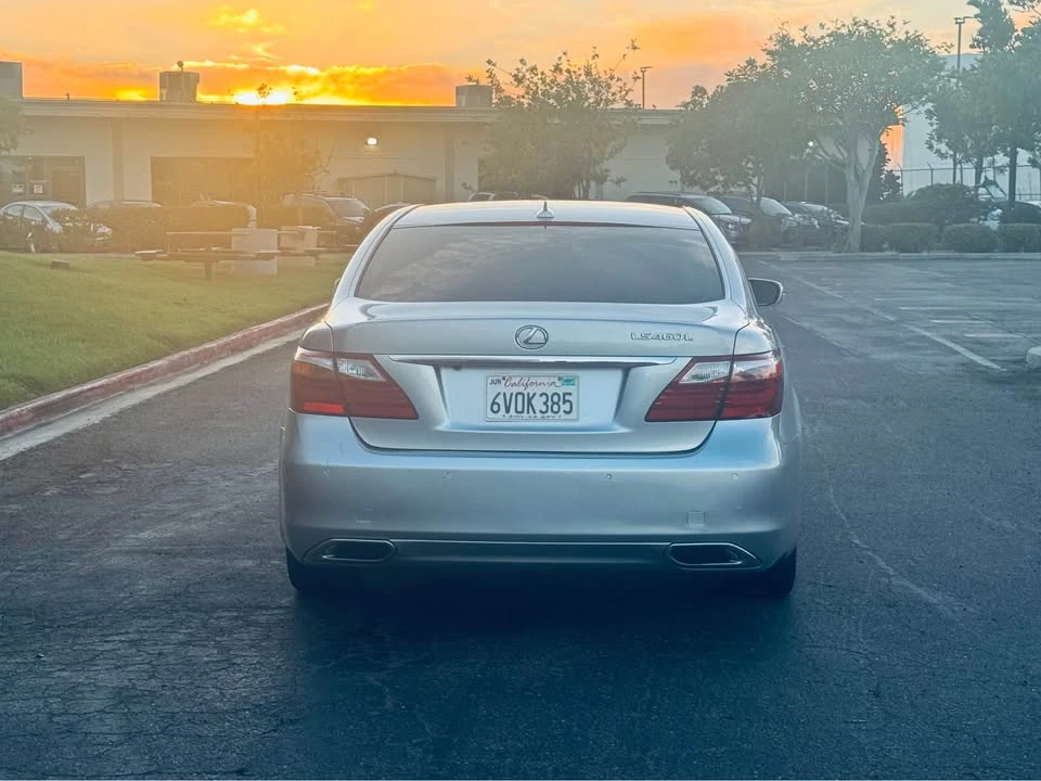 2011 Lexus LS 4th Gen - Image 10 of 20