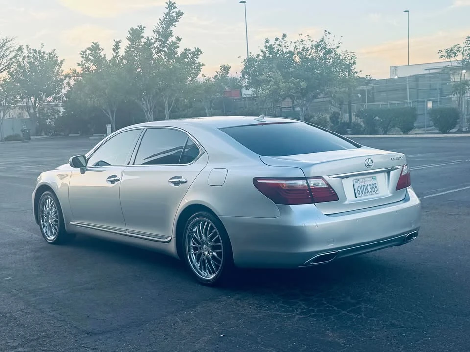 2011 Lexus LS 4th Gen - Image 9 of 20