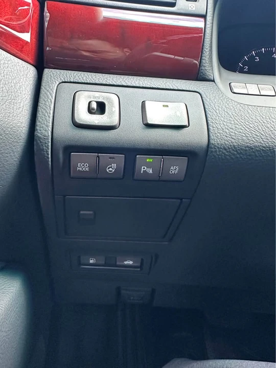 2011 Lexus LS 4th Gen - Image 14 of 19