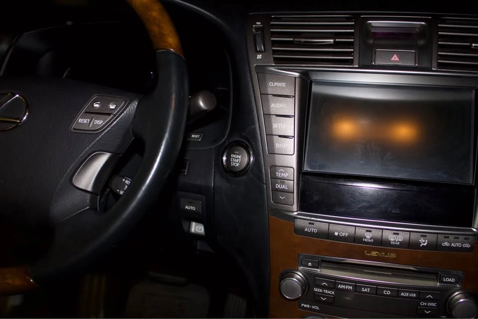 2011 Lexus LS 4th Gen - Image 13 of 20