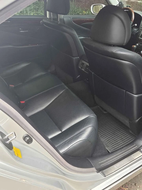 2011 Lexus LS 4th Gen - Image 6 of 7