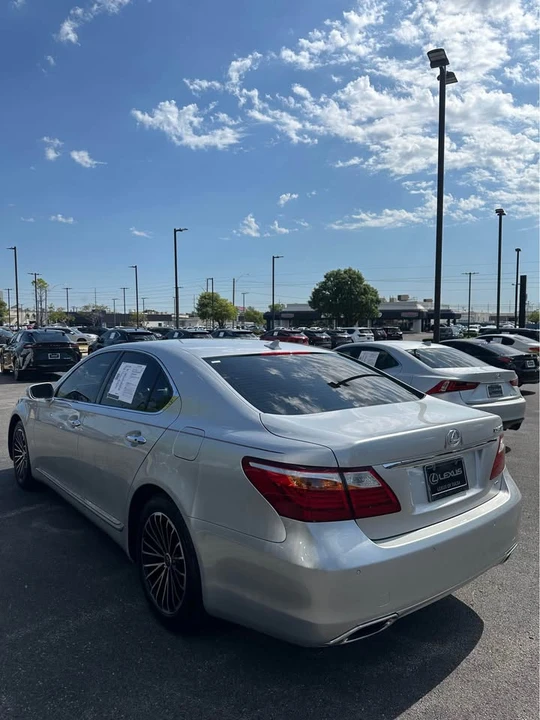 2011 Lexus LS 4th Gen - Image 3 of 19