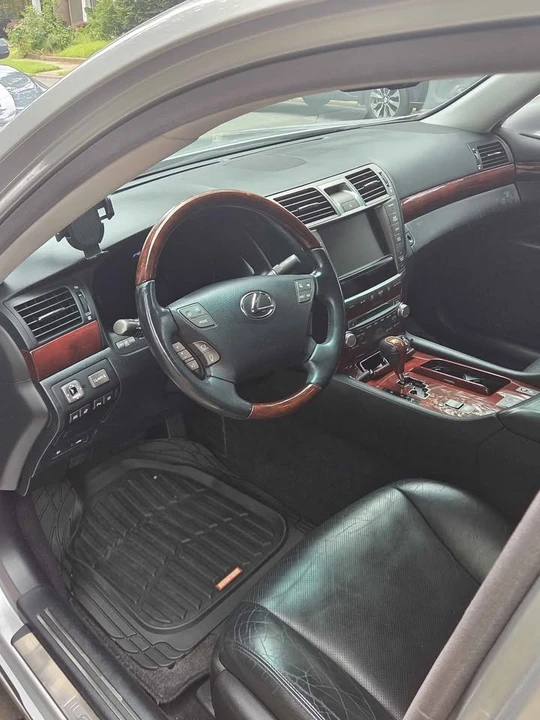2011 Lexus LS 4th Gen - Image 4 of 7
