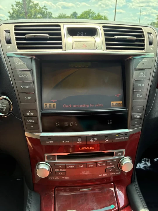 2011 Lexus LS 4th Gen - Image 17 of 20