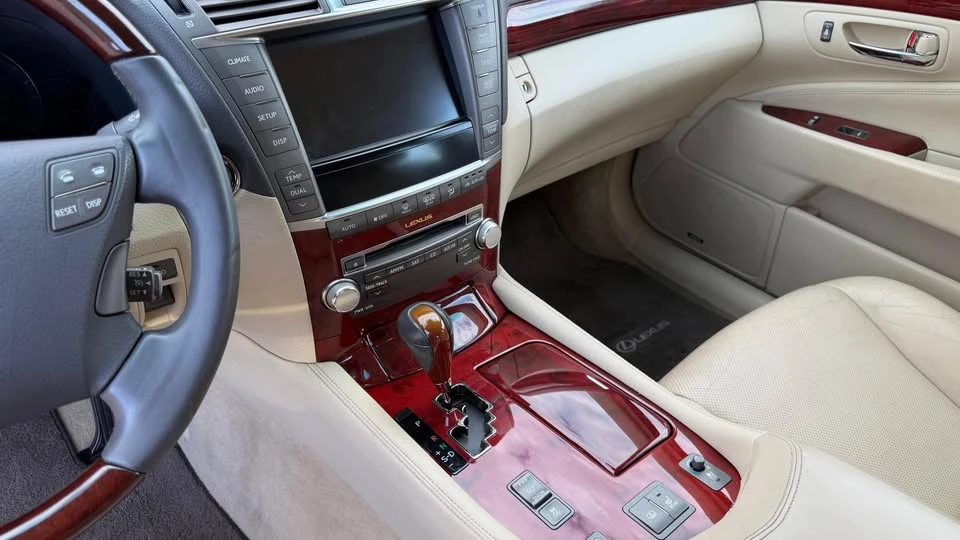 2011 Lexus LS 4th Gen - Image 13 of 16