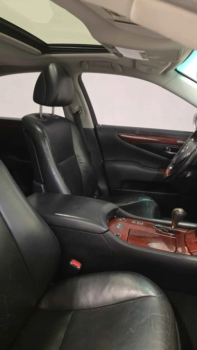 2011 Lexus LS 4th Gen - Image 12 of 17