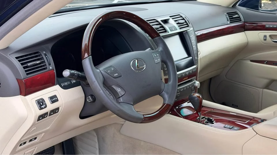 2011 Lexus LS 4th Gen - Image 7 of 16