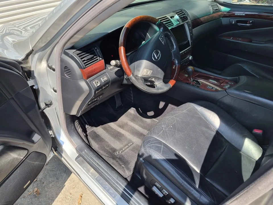2011 Lexus LS 4th Gen - Image 4 of 17