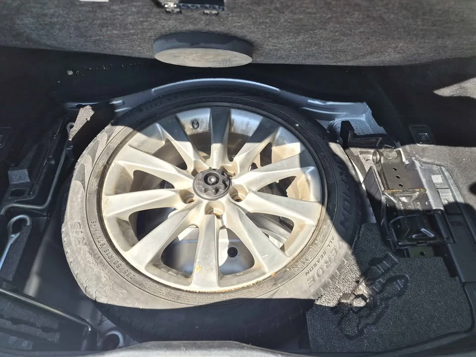 2011 Lexus LS 4th Gen - Image 11 of 17