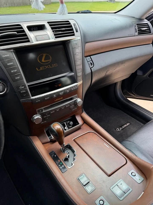 2011 Lexus LS 4th Gen - Image 9 of 9