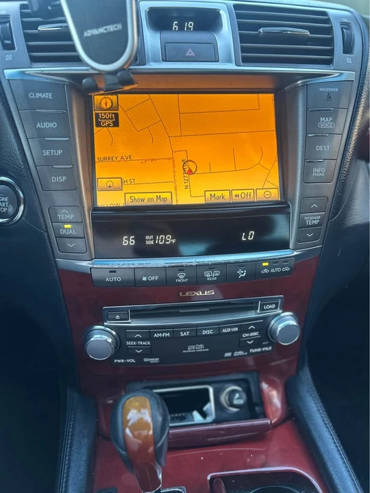 2011 Lexus LS 4th Gen - Image 18 of 19