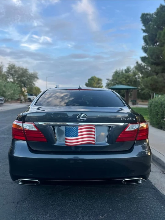 2011 Lexus LS 4th Gen - Image 14 of 19