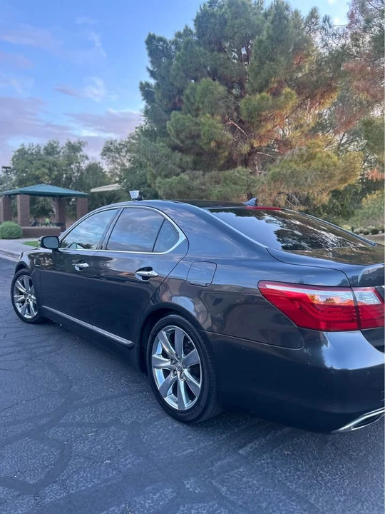 2011 Lexus LS 4th Gen - Image 13 of 19
