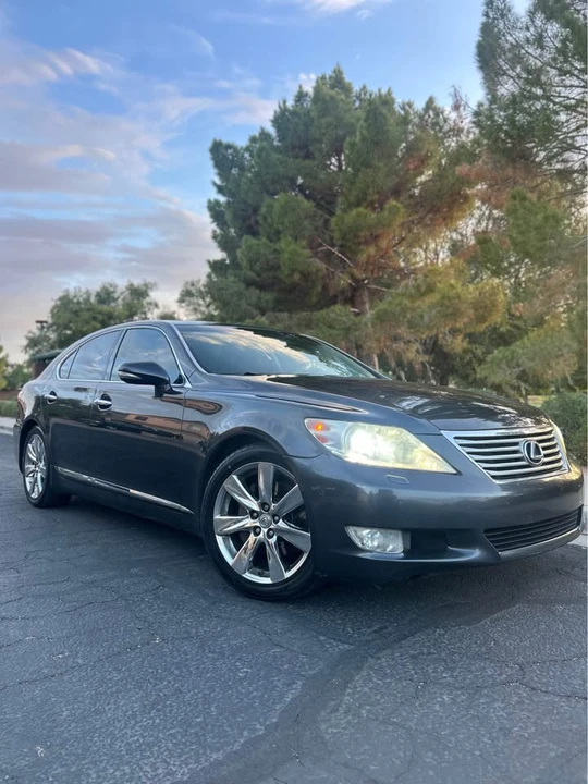 2011 Lexus LS 4th Gen - Image 15 of 19