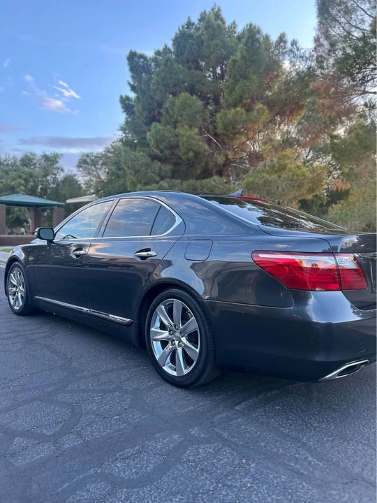 2011 Lexus LS 4th Gen - Image 5 of 19