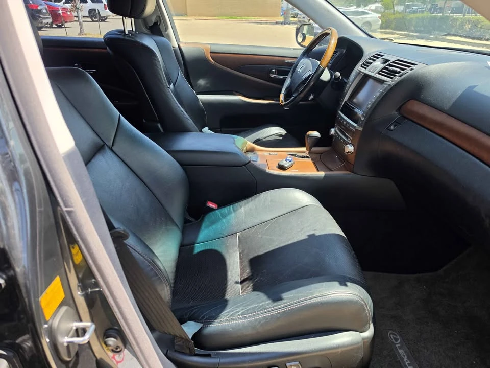 2011 Lexus LS 4th Gen - Image 6 of 8