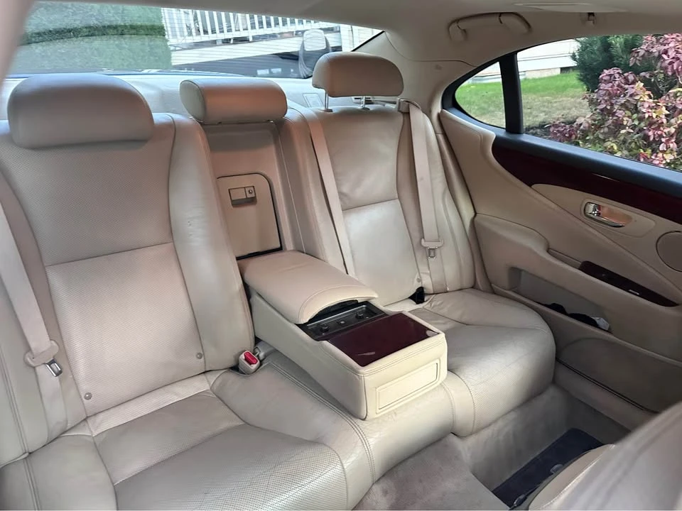 2011 Lexus LS 4th Gen - Image 8 of 19