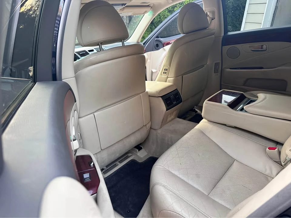 2011 Lexus LS 4th Gen - Image 16 of 19