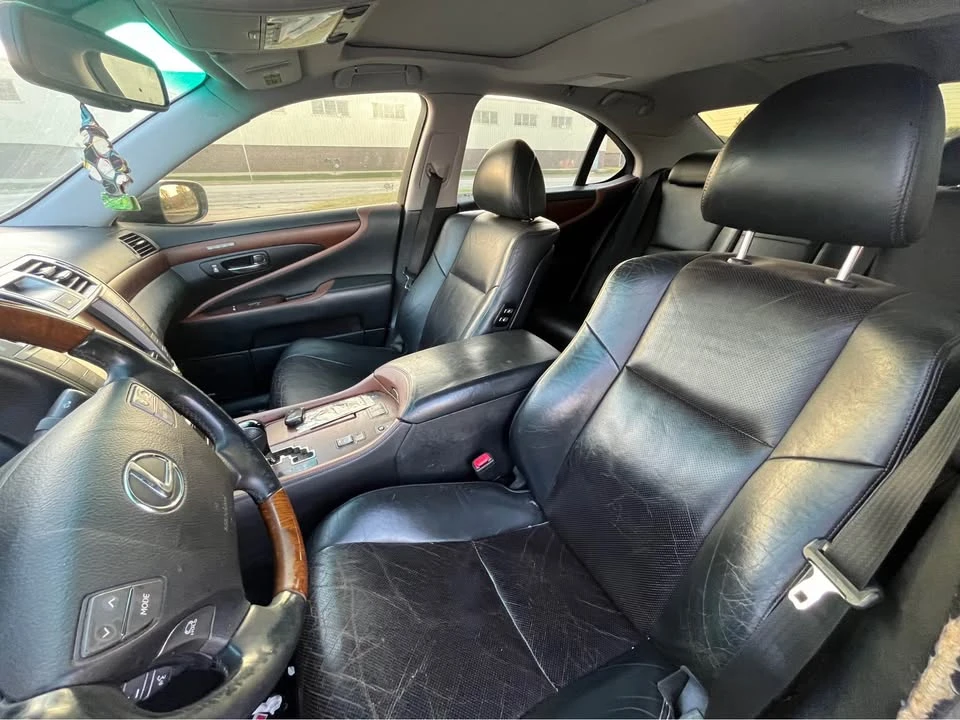 2011 Lexus LS 4th Gen - Image 10 of 12