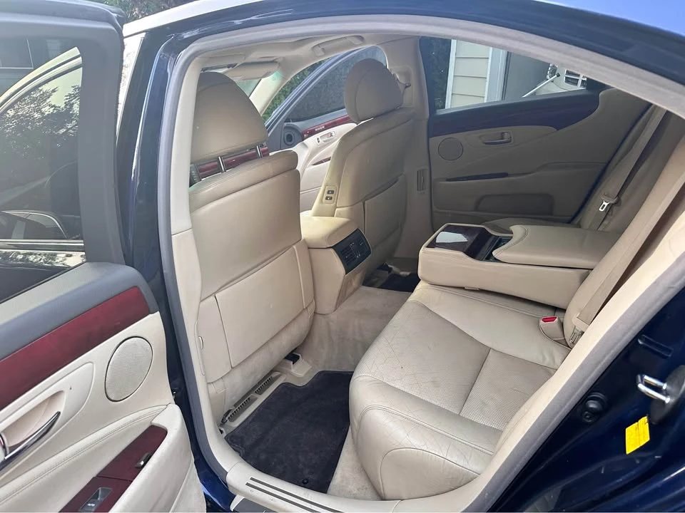2011 Lexus LS 4th Gen - Image 7 of 19
