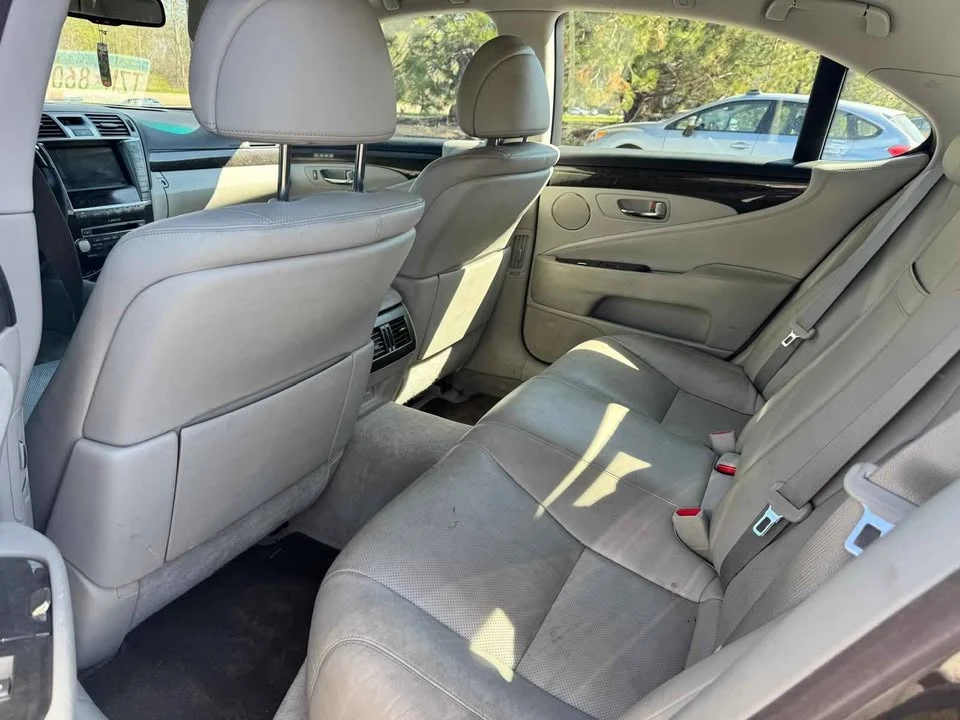 2011 Lexus LS 4th Gen - Image 10 of 14
