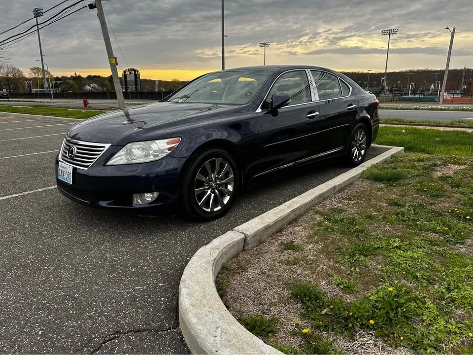 2011 Lexus LS 4th Gen - Image 13 of 19