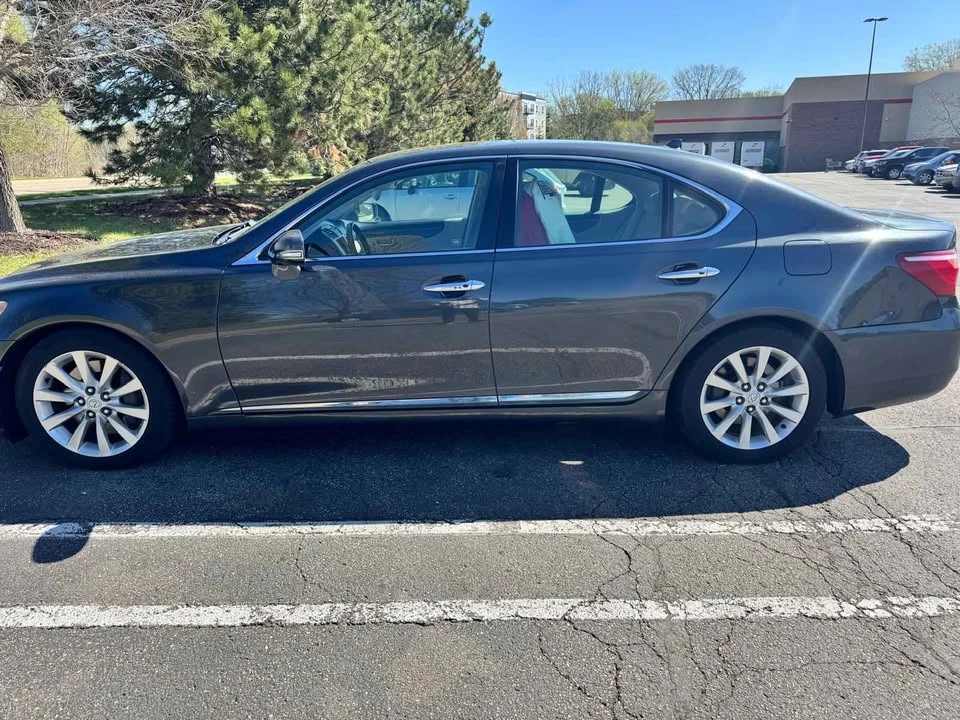 2011 Lexus LS 4th Gen - Image 14 of 14
