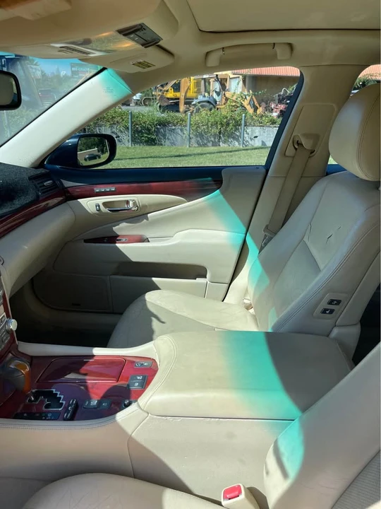 2011 Lexus LS 4th Gen - Image 13 of 16