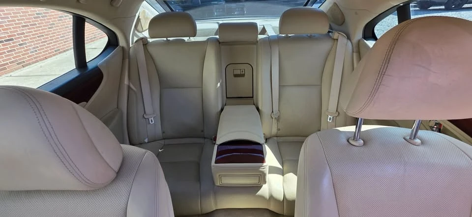 2011 Lexus LS 4th Gen - Image 17 of 19