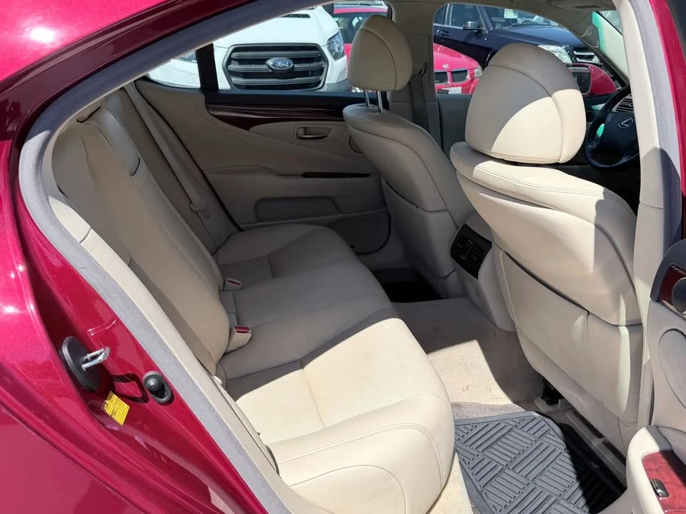 2011 Lexus LS 4th Gen - Image 16 of 20