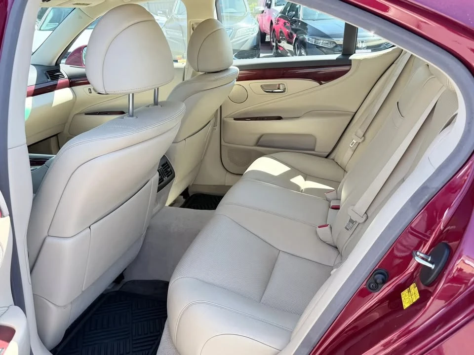 2011 Lexus LS 4th Gen - Image 12 of 20