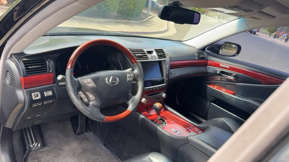 2011 Lexus LS 4th Gen - Image 12 of 20