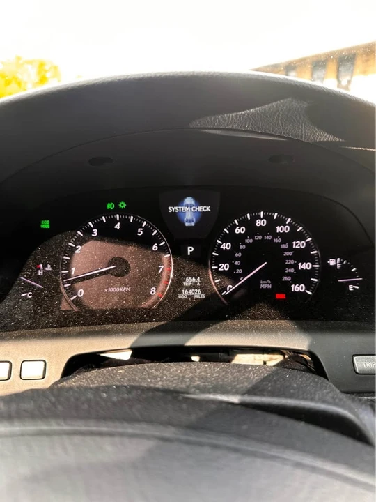 2011 Lexus LS 4th Gen - Image 7 of 10