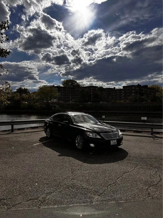 2011 Lexus LS 4th Gen - Image 2 of 10