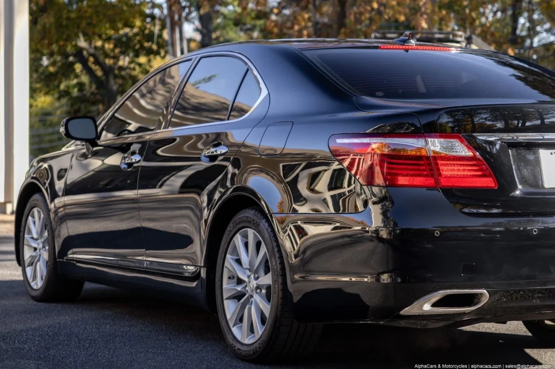 2011 Lexus LS 4th Gen - Image 16 of 21