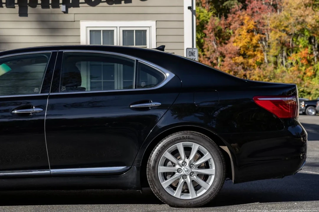 2011 Lexus LS 4th Gen - Image 14 of 21