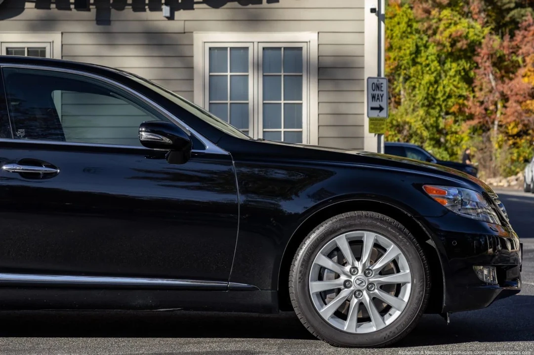 2011 Lexus LS 4th Gen - Image 7 of 21
