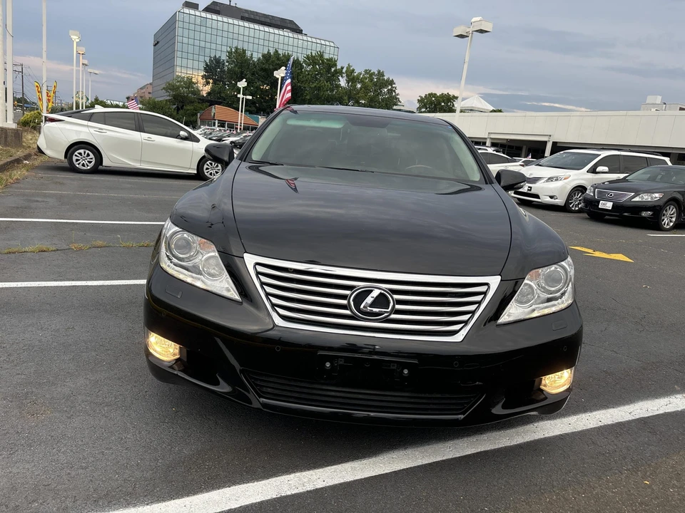 2011 Lexus LS 4th Gen - Image 12 of 31
