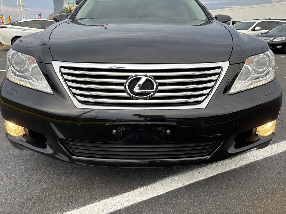2011 Lexus LS 4th Gen - Image 28 of 31